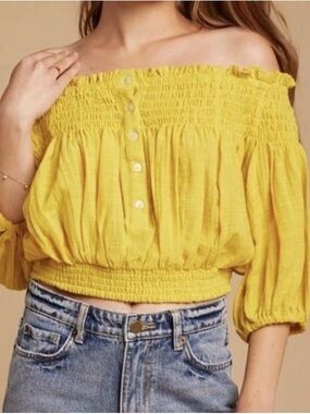 We The Free Dancing Til Dawn Yellow Off-Shoulder Smocked Crop Top - M
